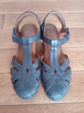 Women's Rockport T-Strap Sandals